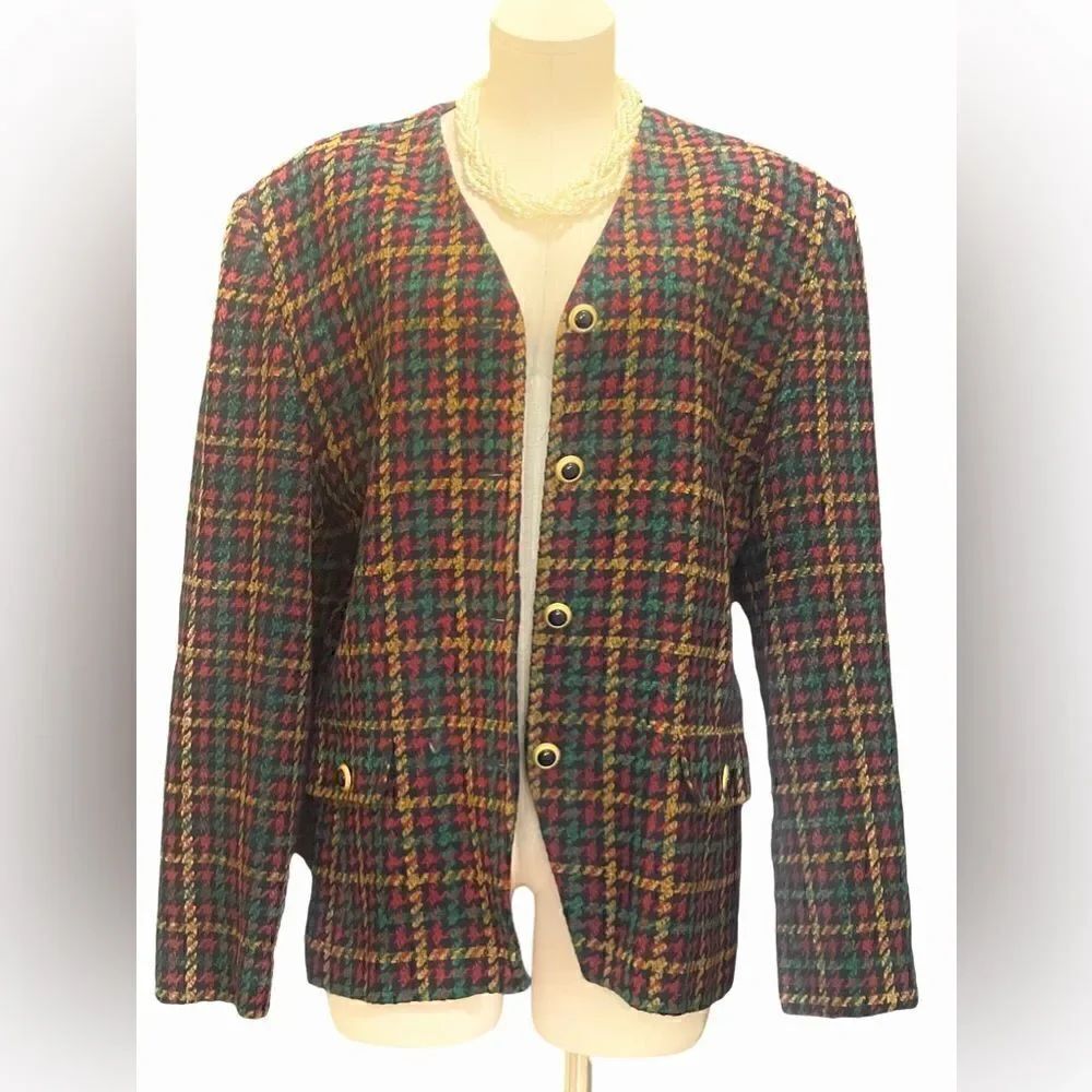 Bold & Chic: Vintage Houndstooth Blazer by Kovet